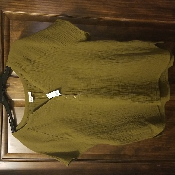 GAP Tops Nwt Gap Olive Green Top Poshmark